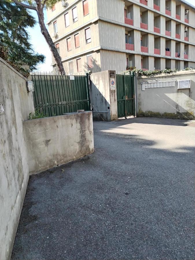 Accogliente Appartamento A Firenze Con Parcheggio Florença Exterior foto